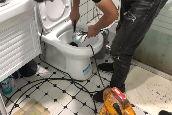 武威马桶堵塞自己疏通还是找师傅?专业上门服务让你省时更省心